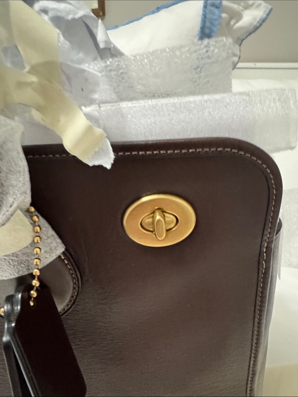Coach maple BUY NOW turnlock tote size 40 
Prestige and pristine condition! - Picture 5 of 12